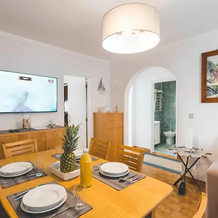 49 - Tiago's Surf House Атогиа-да-Балейя