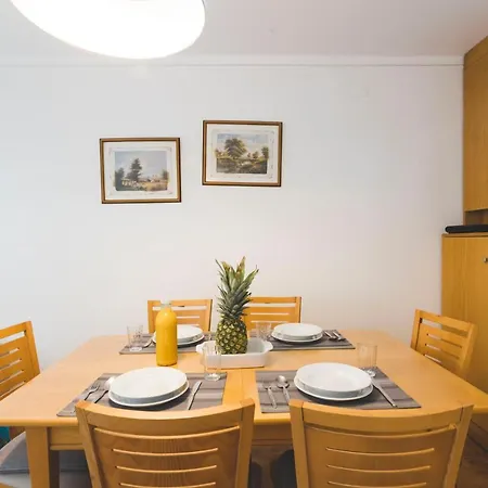 49 - Tiago's Surf House Апартаменты *